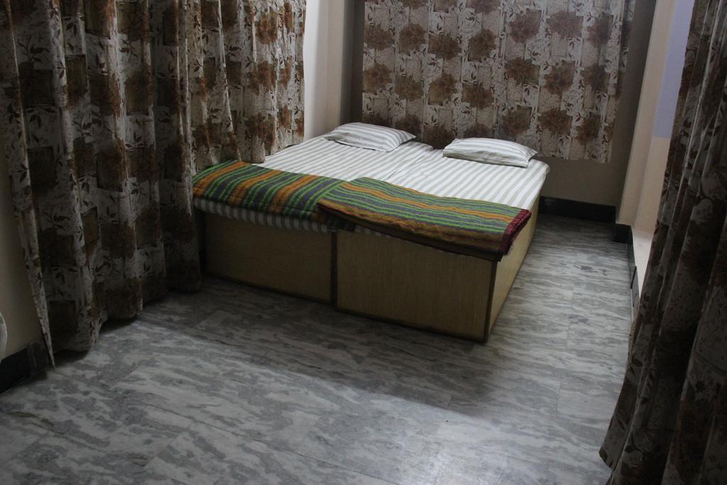 Sagar Guest House Varanasi Esterno foto